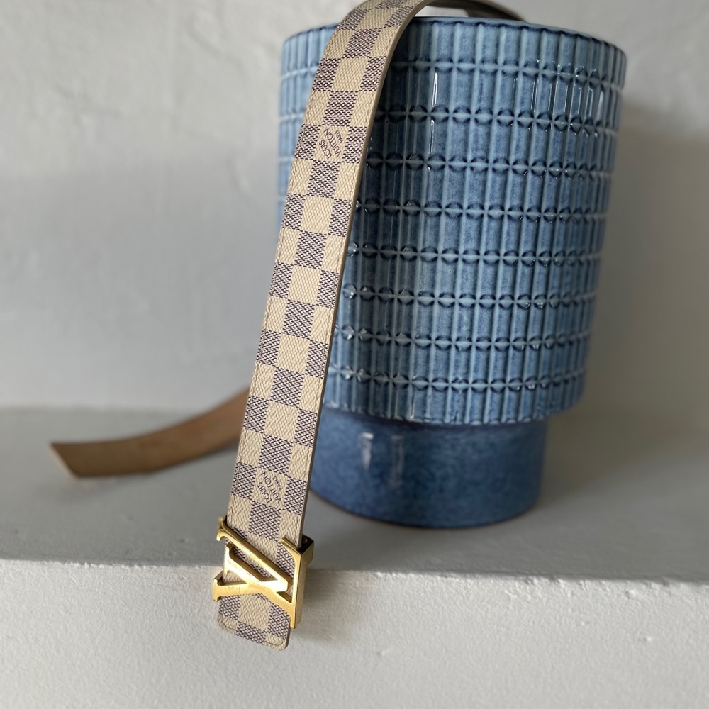 LV belt fair condition ( authentic not sure )